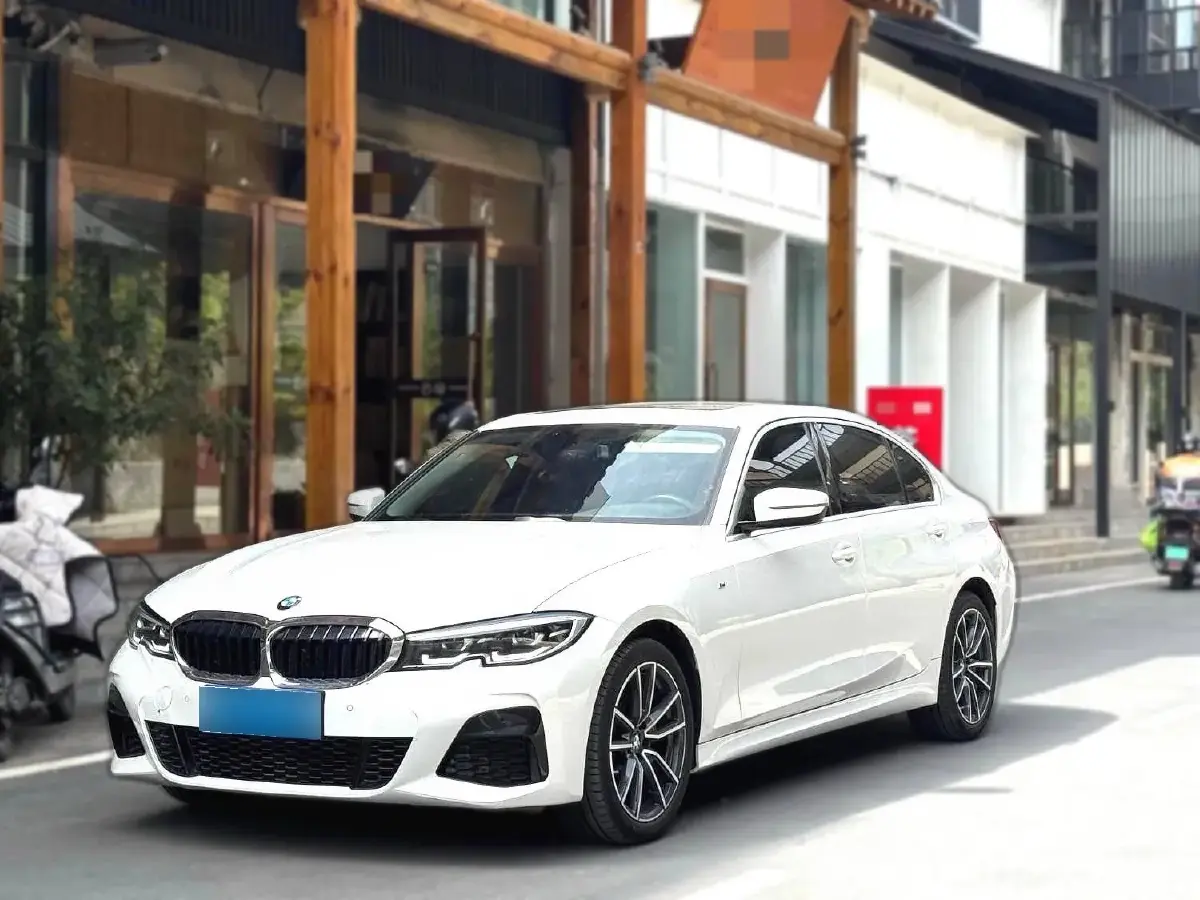 2022 BMW 3 Series 2.0T 156HP L4 8AT