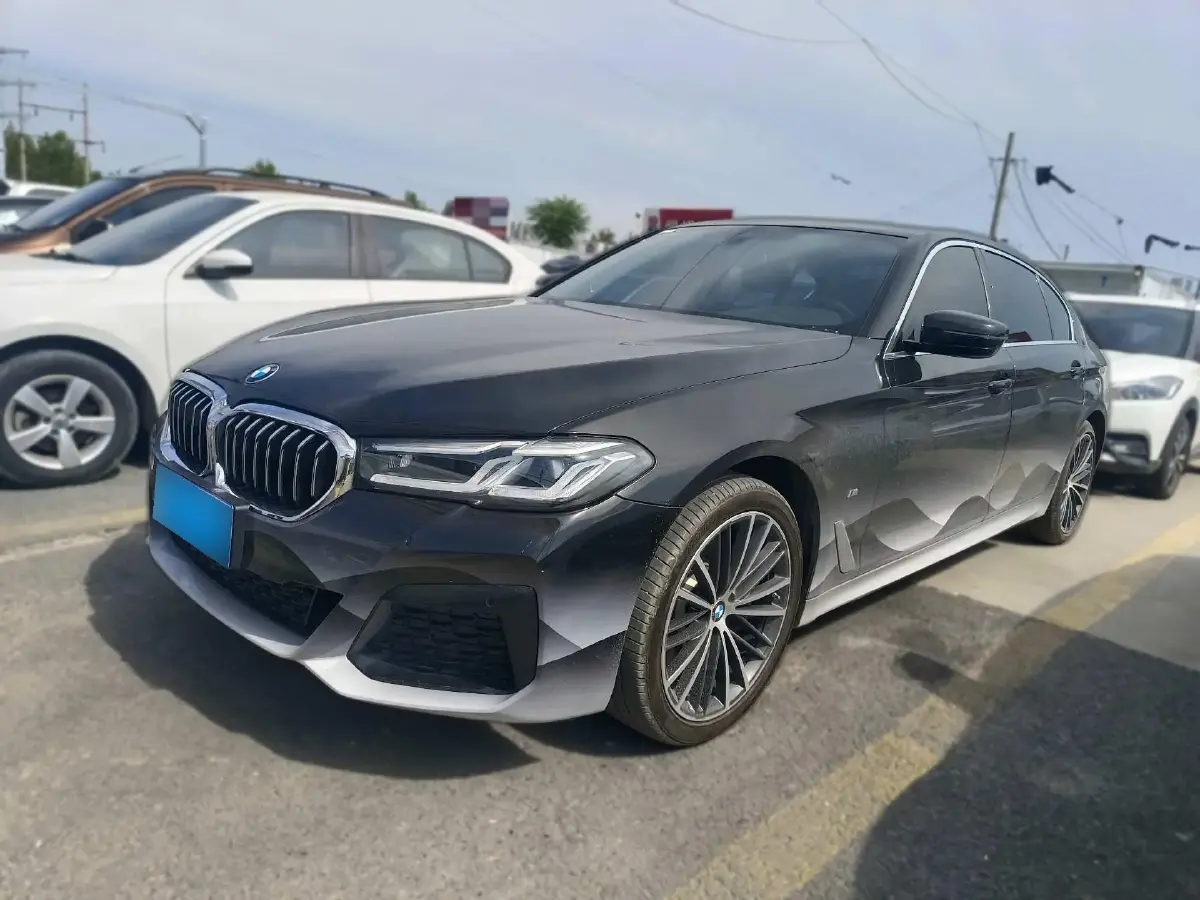 2022 BMW 5 Series 2.0T 252HP L4 8AT