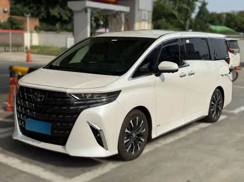 2024 Toyota Alphard 2.5L 190HP L4 E-CVT Hybrid