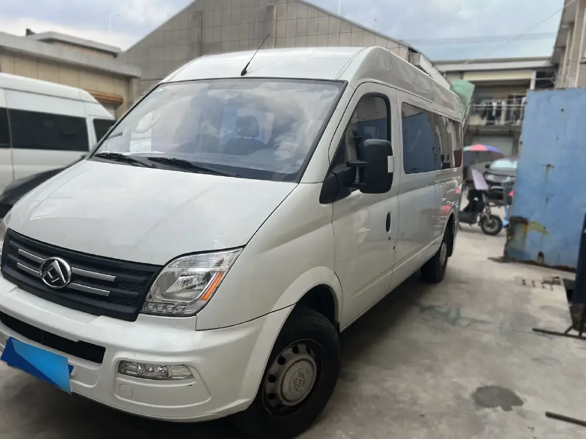 2021 MAXUS XinTu V80 2.0T 127HP L4 6AMT