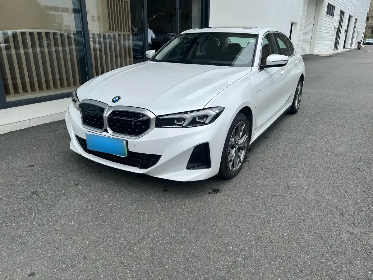 2022 BMW i3 BEV 70KWH