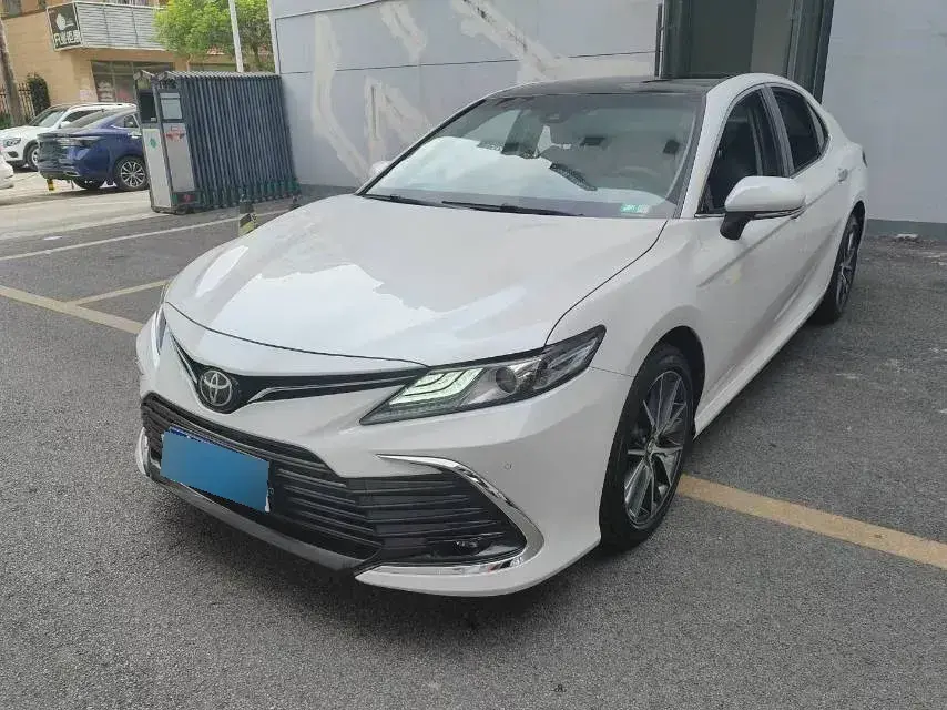 2021 Toyota Camry 2.5L 209HP L4 8AT