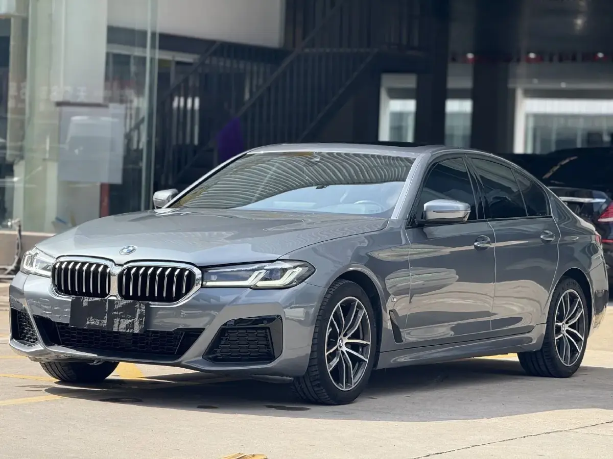 2022 BMW 5 Series 2.0T 184HP L4 8AT