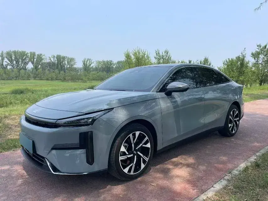 2023 Geely Galaxy L6 1.5T 163HP L4 3DHT PHEV