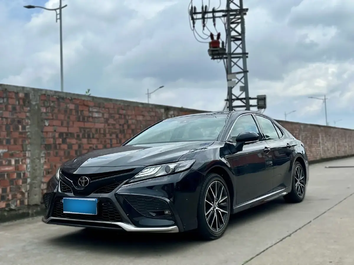 2021 Toyota Camry 2.5L 209HP L4 8AT