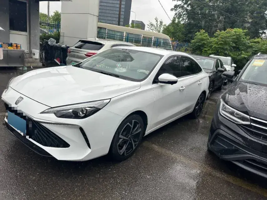 2023 Roewe i5 1.5L 129HP L4 CVT