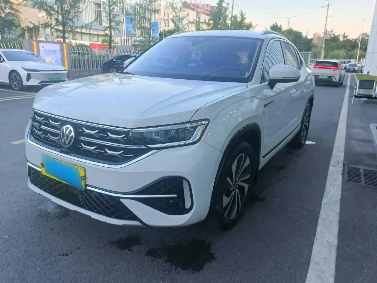 2023 Volkswagen Tayron X 2.0T 186HP L4 7DCT