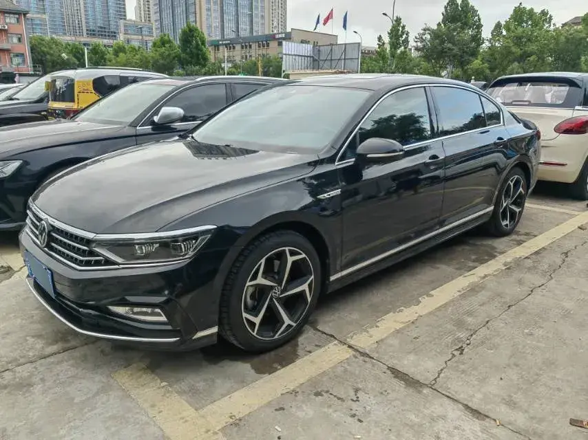 2023 Volkswagen Magotan 2.0T 220HP L4 7DCT