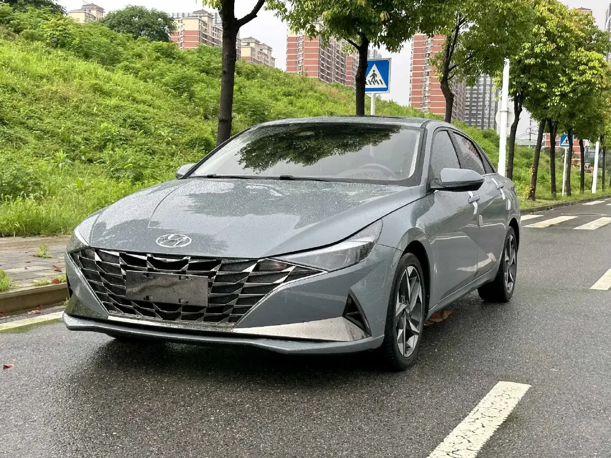 2022 Hyundai Elantra 1.5L 115HP L4 CVT