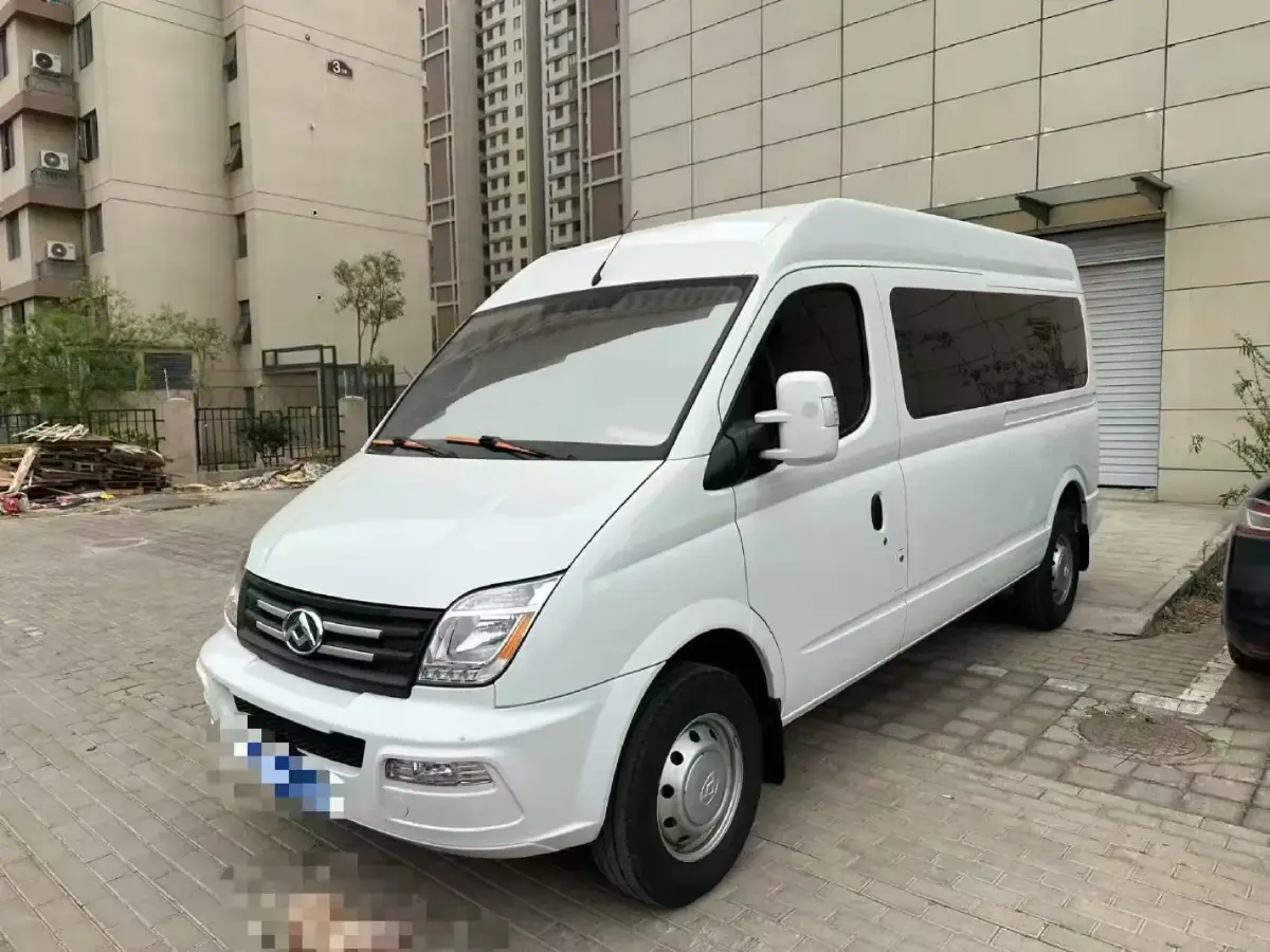 2023 MAXUS XinTu V80 2.0T 139HP L4 6AMT