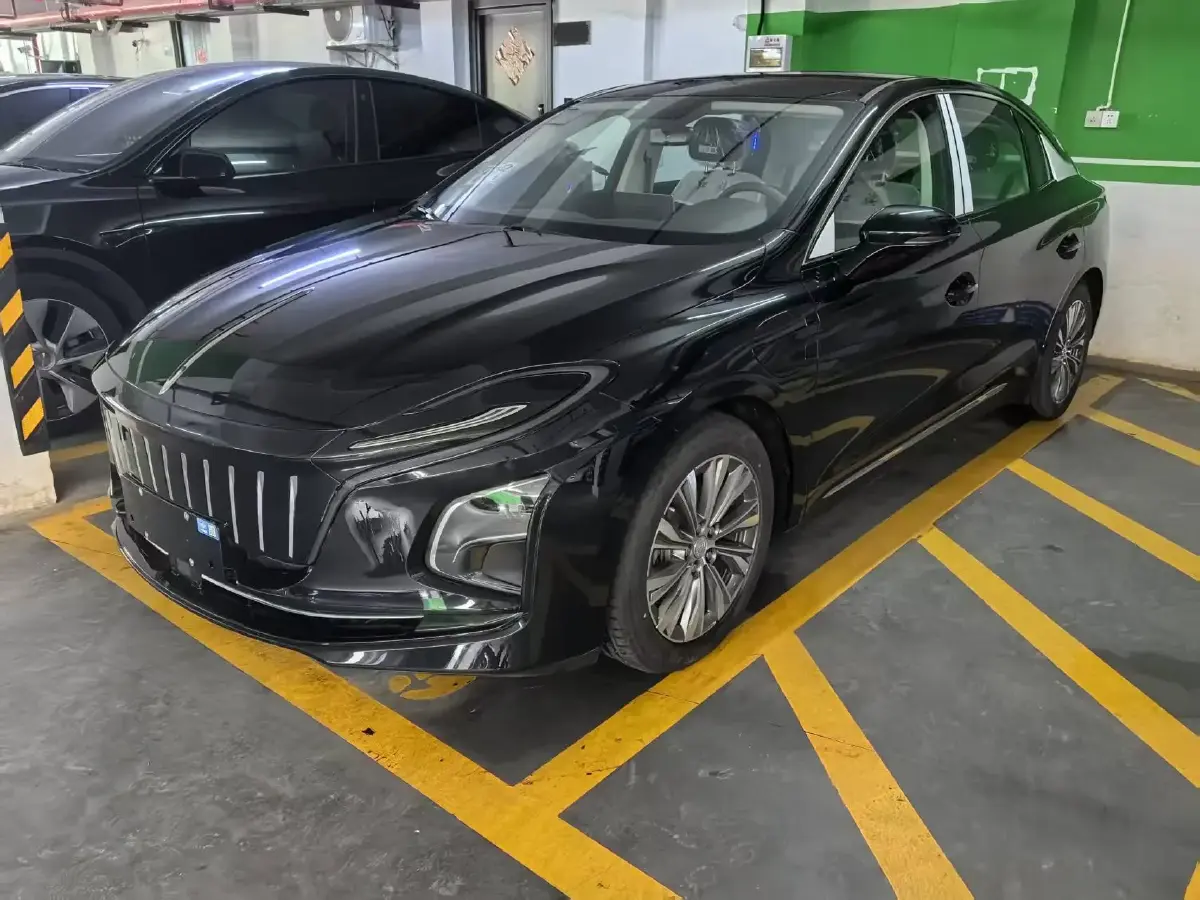 2024 HongQi E-QM5 BEV 72KWH