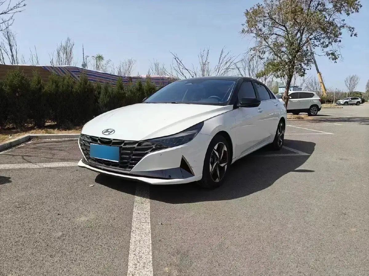 2022 Hyundai Elantra 1.5L 115HP L4 CVT