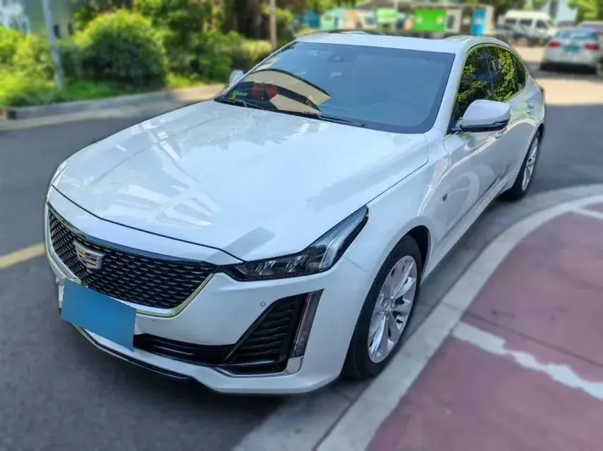 2023 Cadillac CT5 2.0T 237HP L4 10AT