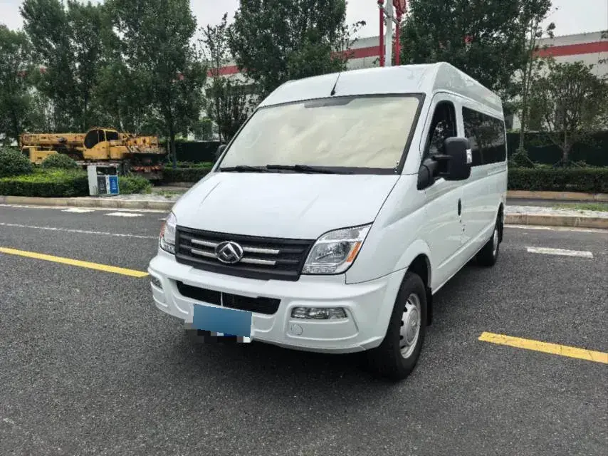 2023 MAXUS XinTu V80 2.0T 139HP L4 6AMT