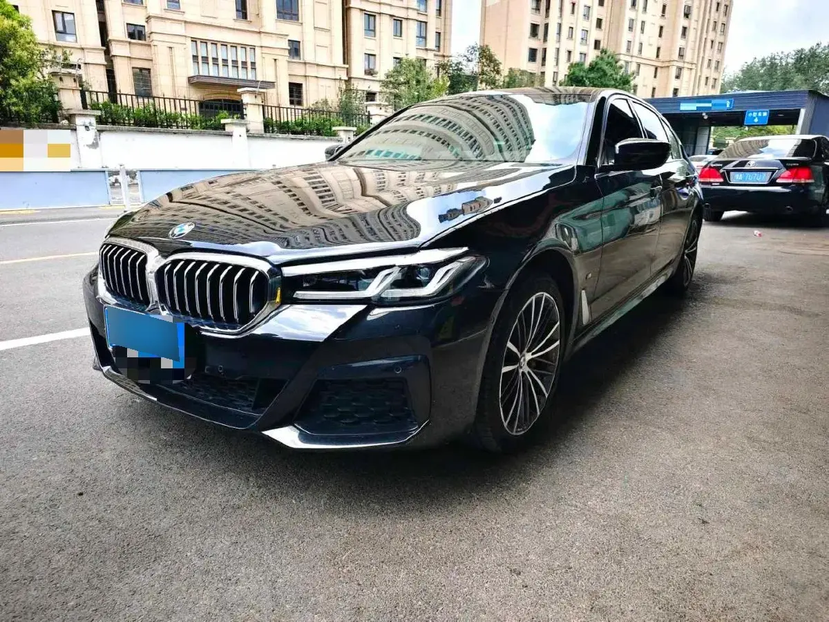 2022 BMW 5 Series 2.0T 252HP L4 8AT