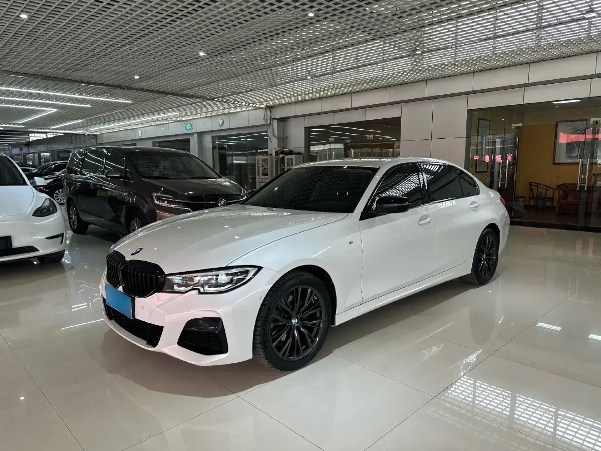 2022 BMW 3 Series 2.0T 184HP L4 8AT