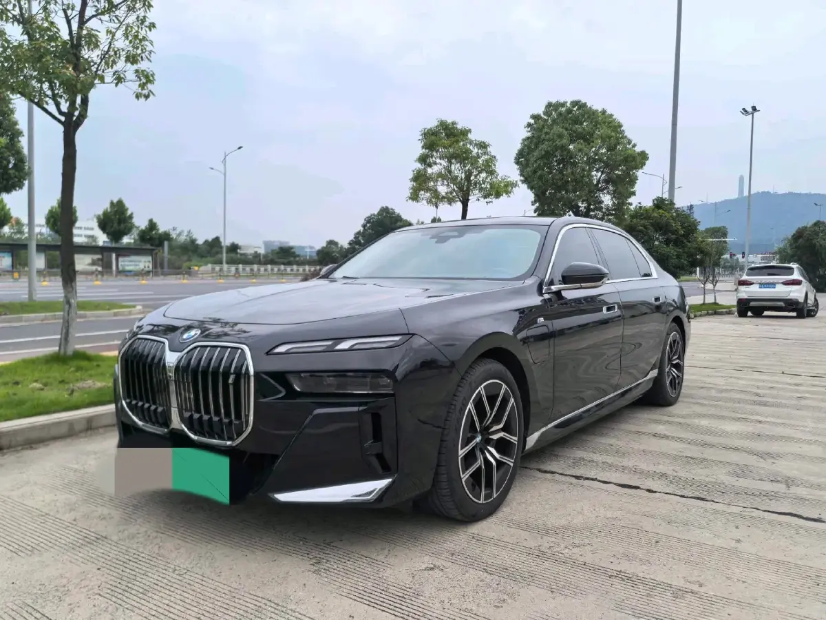 2023 BMW i7 BEV 101.7KWH