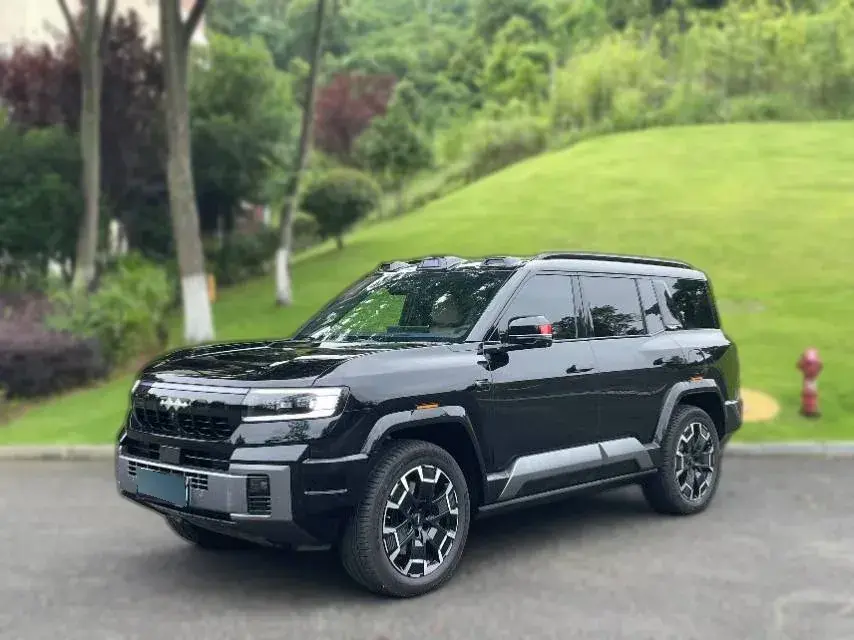 2025 FangChengBao Bao 8 2.0T 245HP L4 E-CVT PHEV 36.8KWH