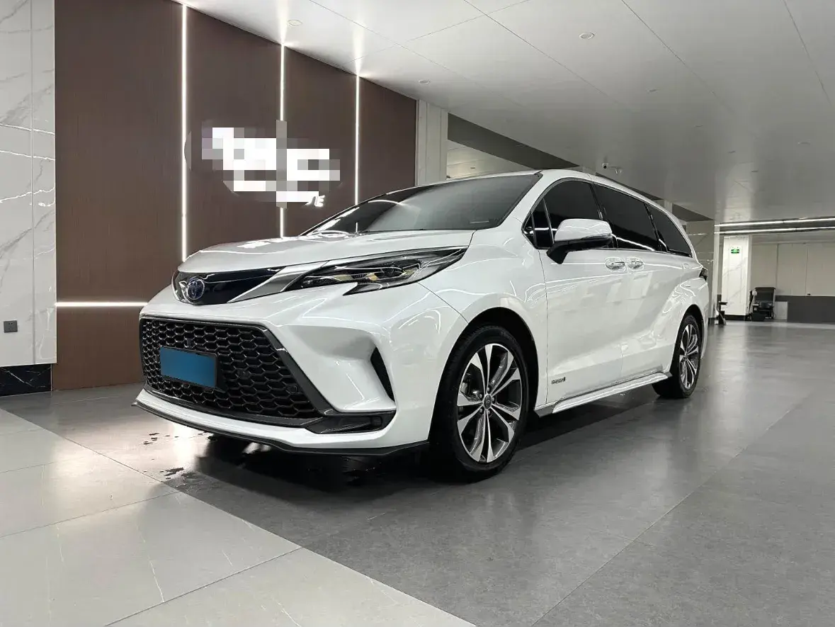 2023 Toyota Granvia 2.5L 189HP L4 E-CVT Hybrid