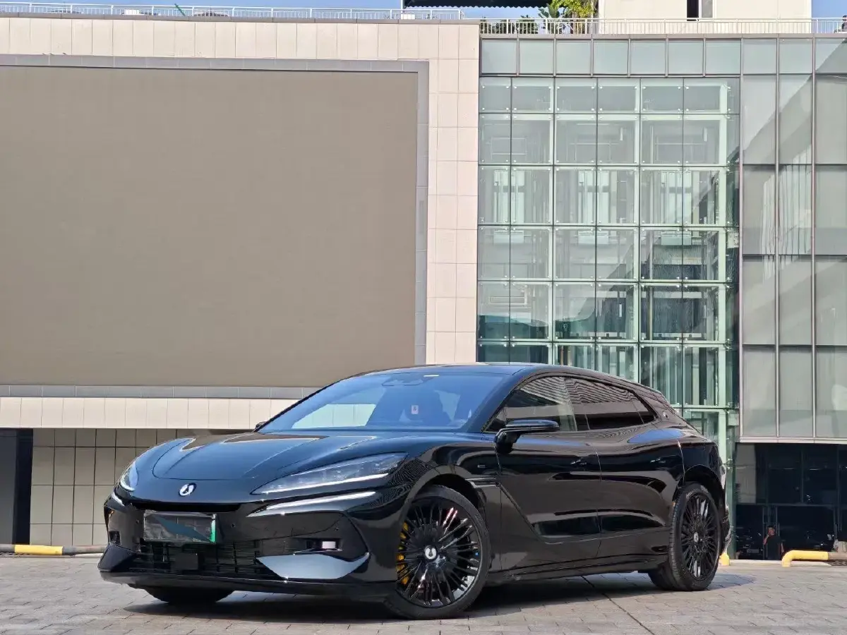 2024 Denza DenzaZ9GT 2.0T 207HP L4 E-CVT PHEV 38.5KWH