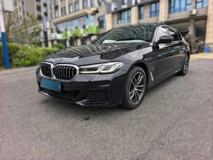 2022 BMW 5 Series 2.0T 184HP L4 8AT