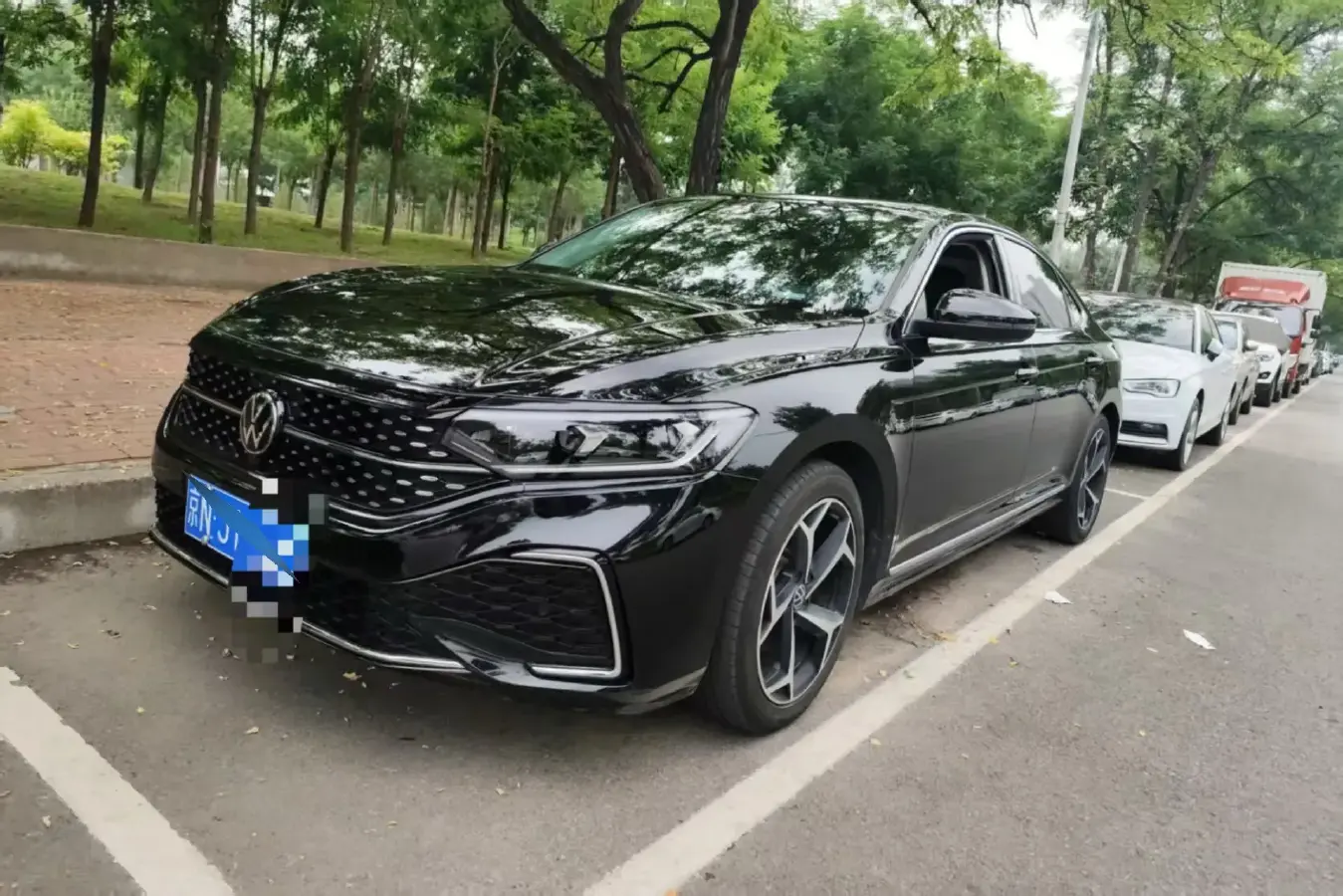 2023 Volkswagen Passat 2.0T 186HP L4 7DCT