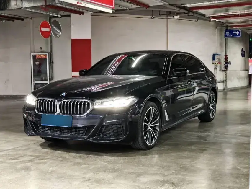 2023 BMW 5 Series 2.0T 245HP L4 8AT