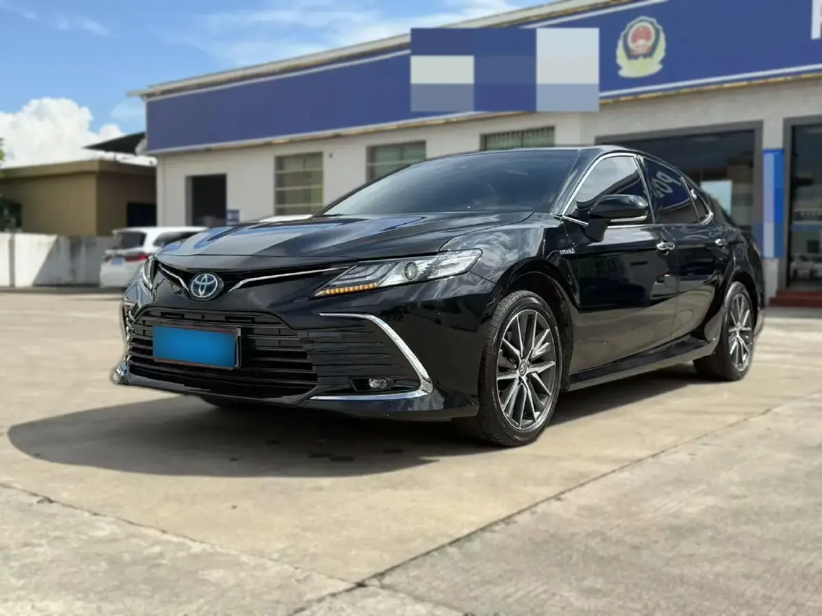 2023 Toyota Camry 2.5L 178HP L4 E-CVT Hybrid