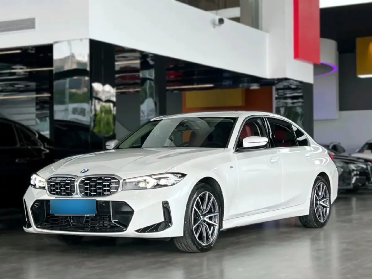 2025 BMW 3 Series 2.0T 184HP L4 8AT