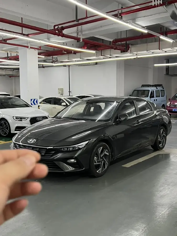 2023 Hyundai Elantra 1.5L 115HP L4 CVT