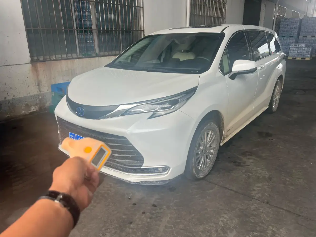 2021 Toyota Sienna 2.5L 192HP L4 E-CVT Hybrid