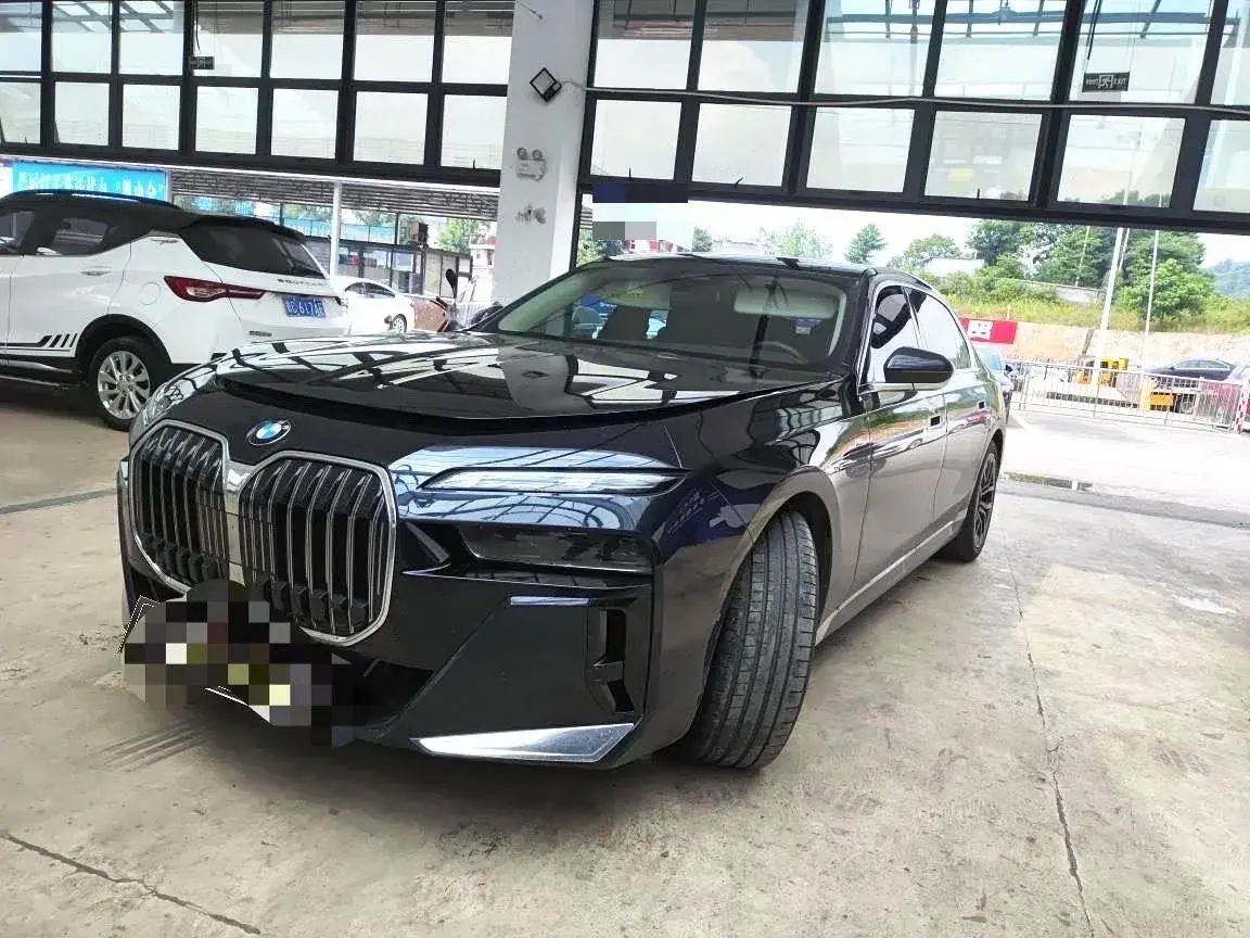 2023 BMW 7 Series 3.0T 272HP L6 8AT