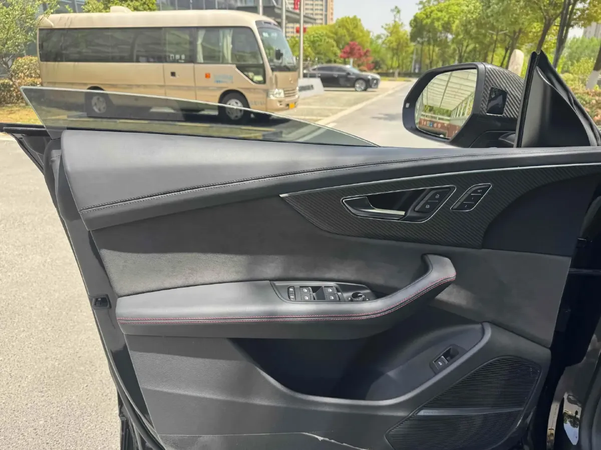 2022 Audi RS Q8 4.0T 600HP V8 8AT,autocango,china used car exporter,china ev exporter,chinese used car exporter,chinese used ev exporter