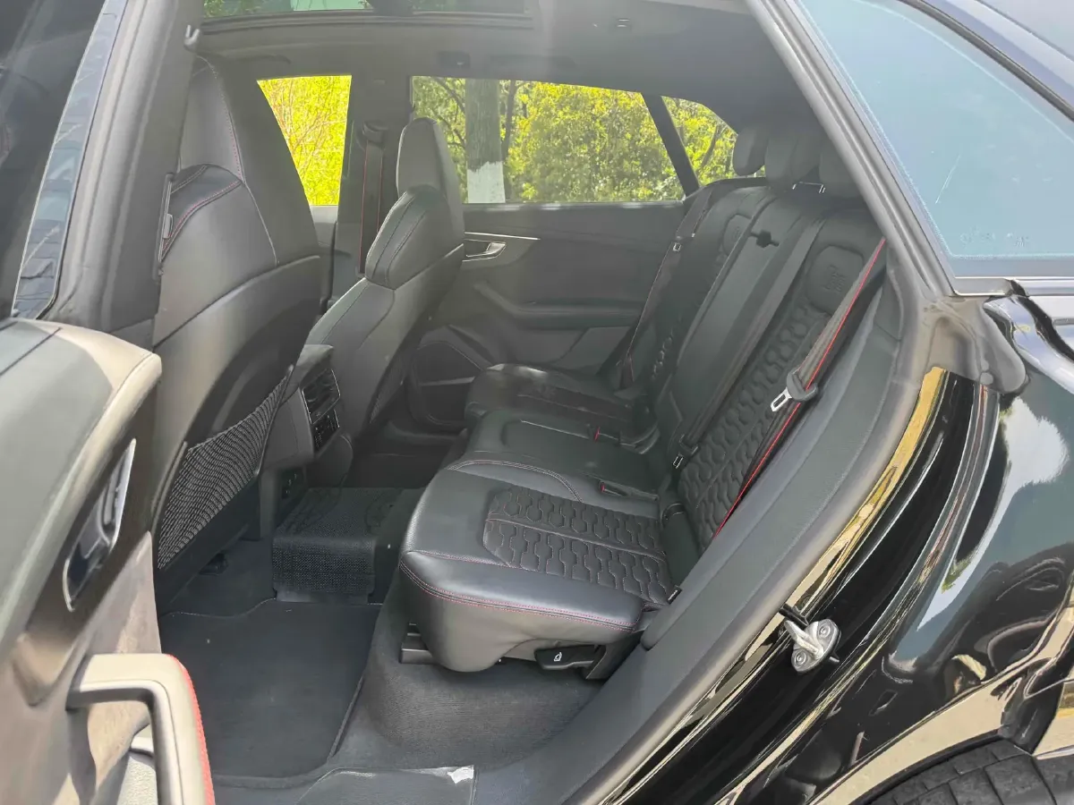 2022 Audi RS Q8 4.0T 600HP V8 8AT,autocango,china used car exporter,china ev exporter,chinese used car exporter,chinese used ev exporter