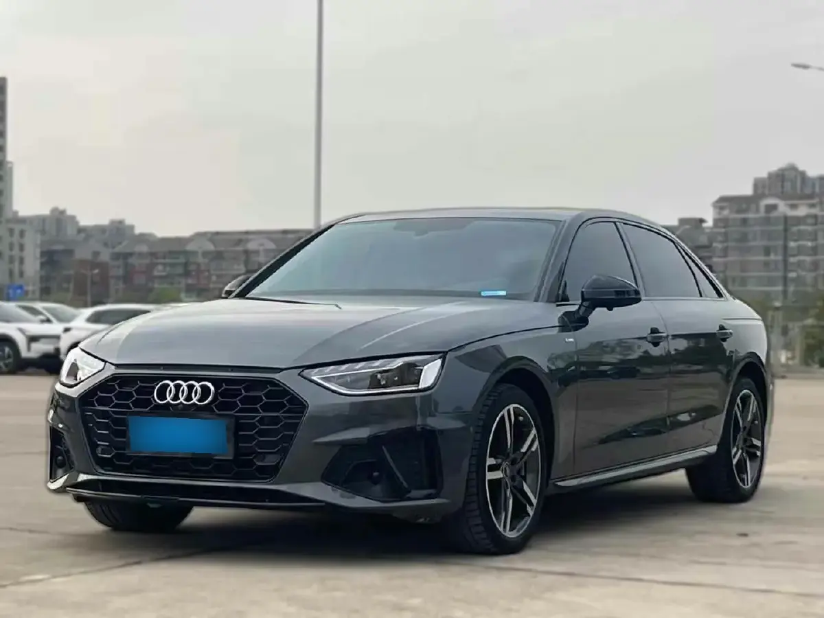 2022 Audi A4L 2.0T 190HP L4 7DCT