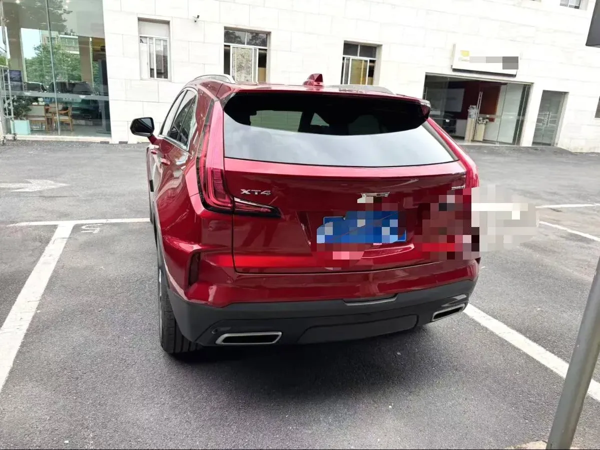 2024 Cadillac XT4 2.0T 237HP L4 9AT,autocango,china used car exporter,china ev exporter,chinese used car exporter,chinese used ev exporter