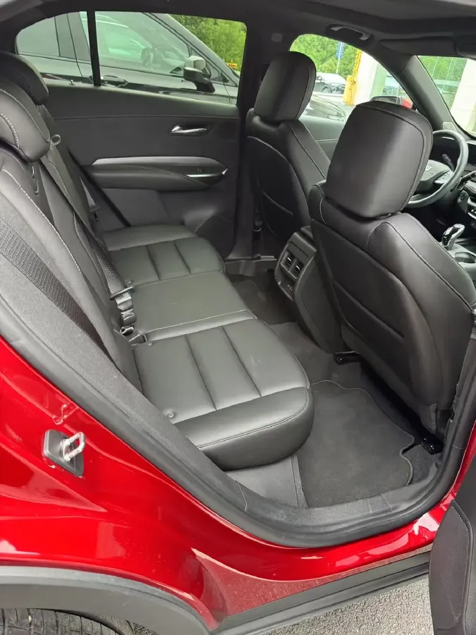 2024 Cadillac XT4 2.0T 237HP L4 9AT,autocango,china used car exporter,china ev exporter,chinese used car exporter,chinese used ev exporter