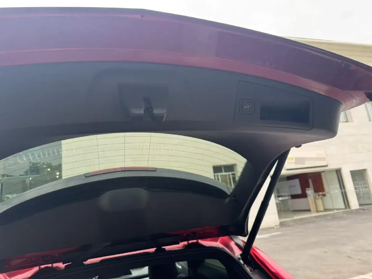 2024 Cadillac XT4 2.0T 237HP L4 9AT,autocango,china used car exporter,china ev exporter,chinese used car exporter,chinese used ev exporter