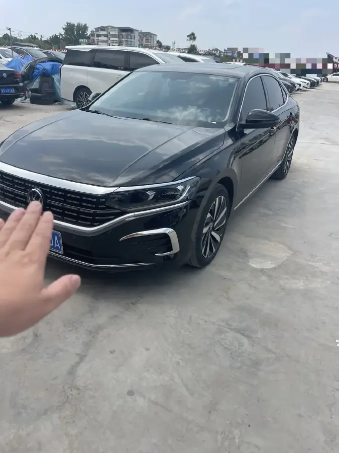 2022 Volkswagen Passat 2.0T 186HP L4 7DCT