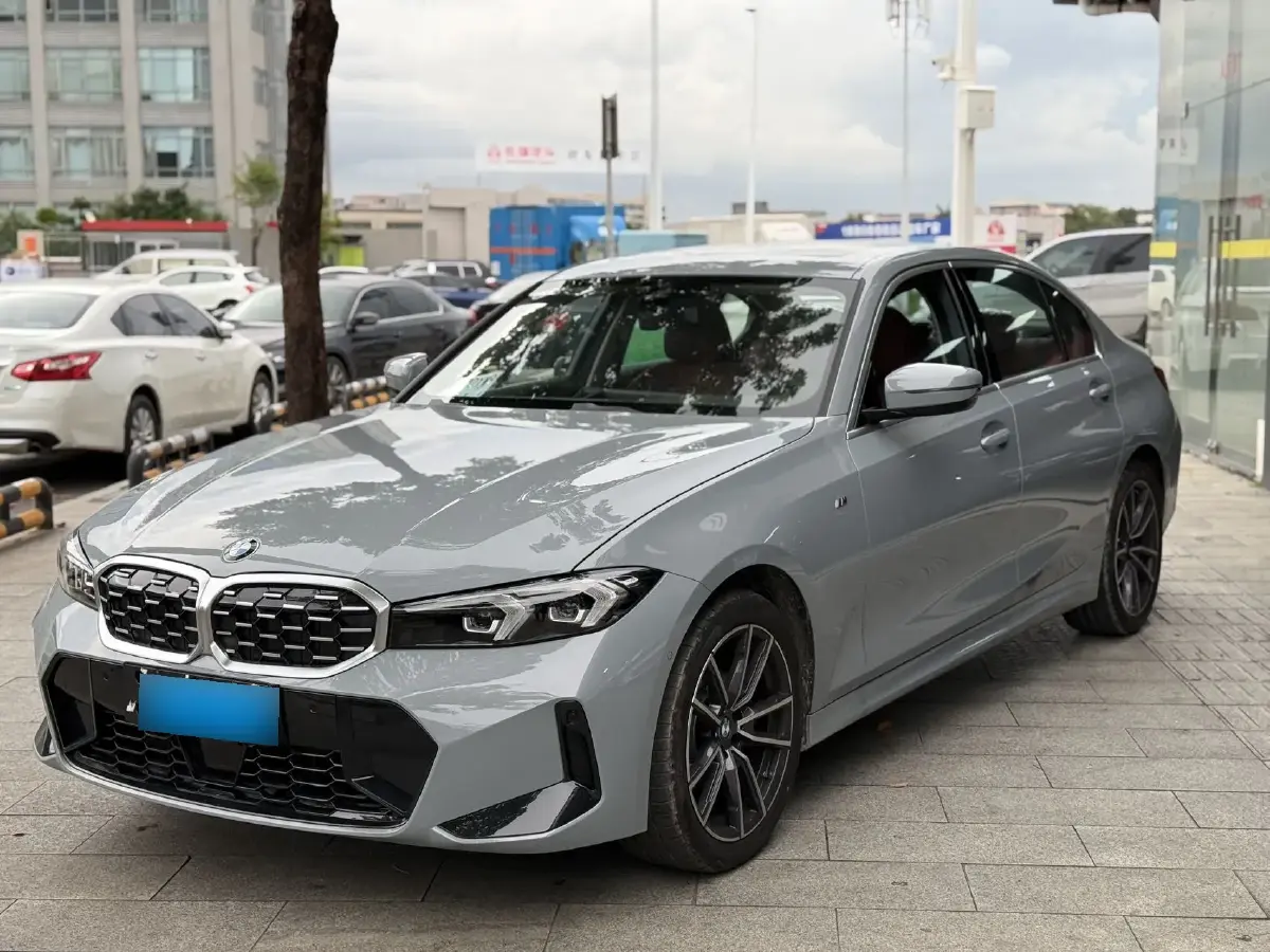 2025 BMW 3 Series 2.0T 184HP L4 8AT