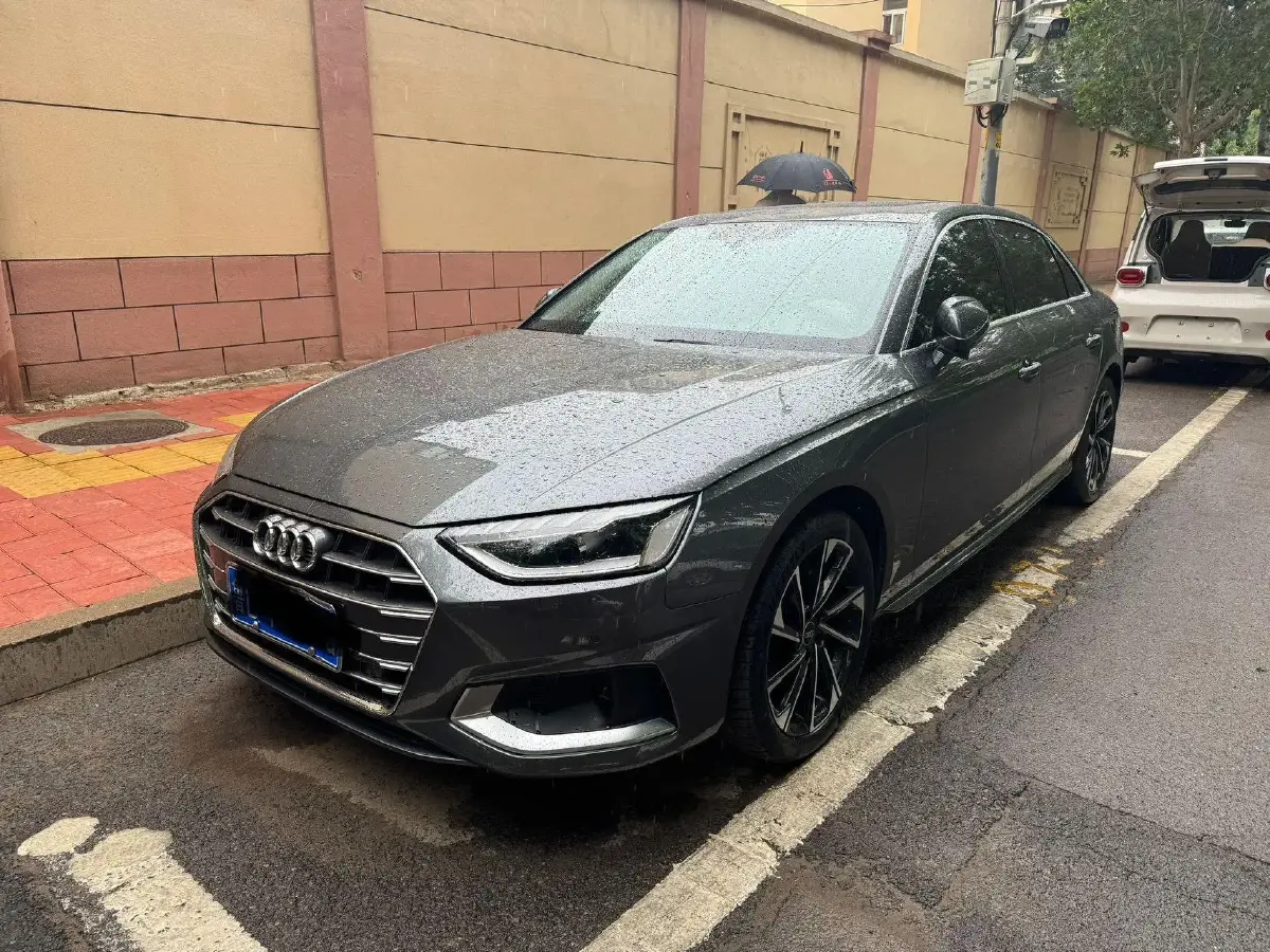 2022 Audi A4L 2.0T 190HP L4 7DCT