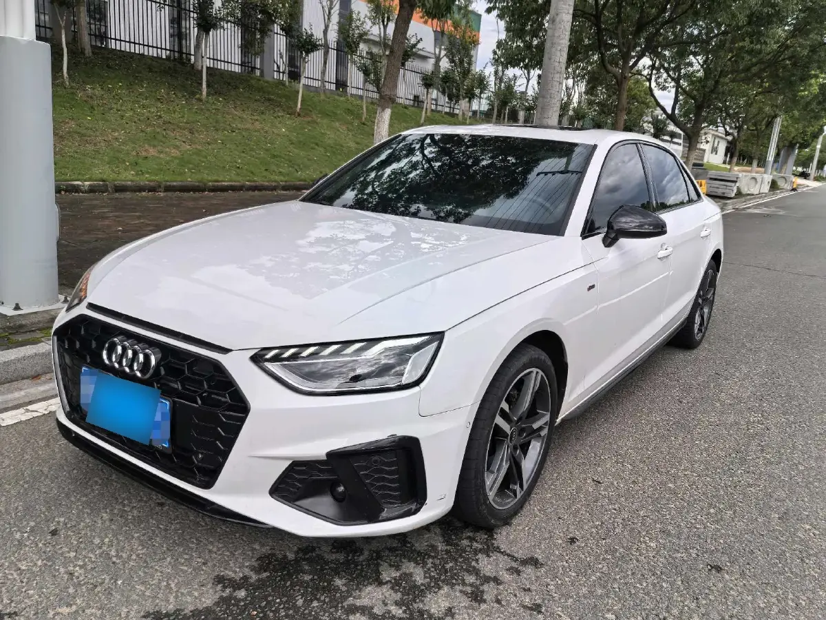 2023 Audi A4L 2.0T 190HP L4 7DCT