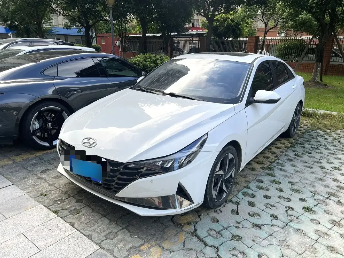 2022 Hyundai Elantra 1.5L 115HP L4 CVT