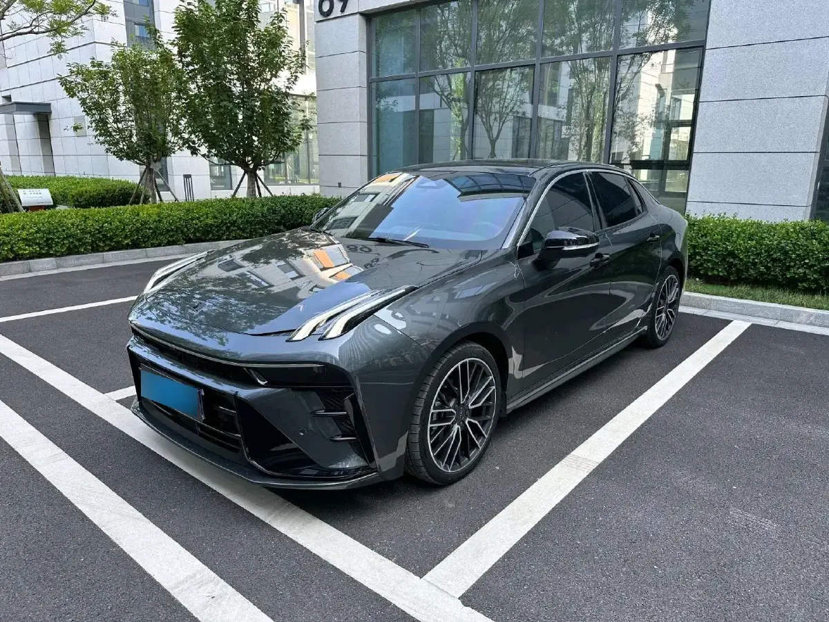 2025 LYNK&CO 03 2.0T 254HP L4 7DCT