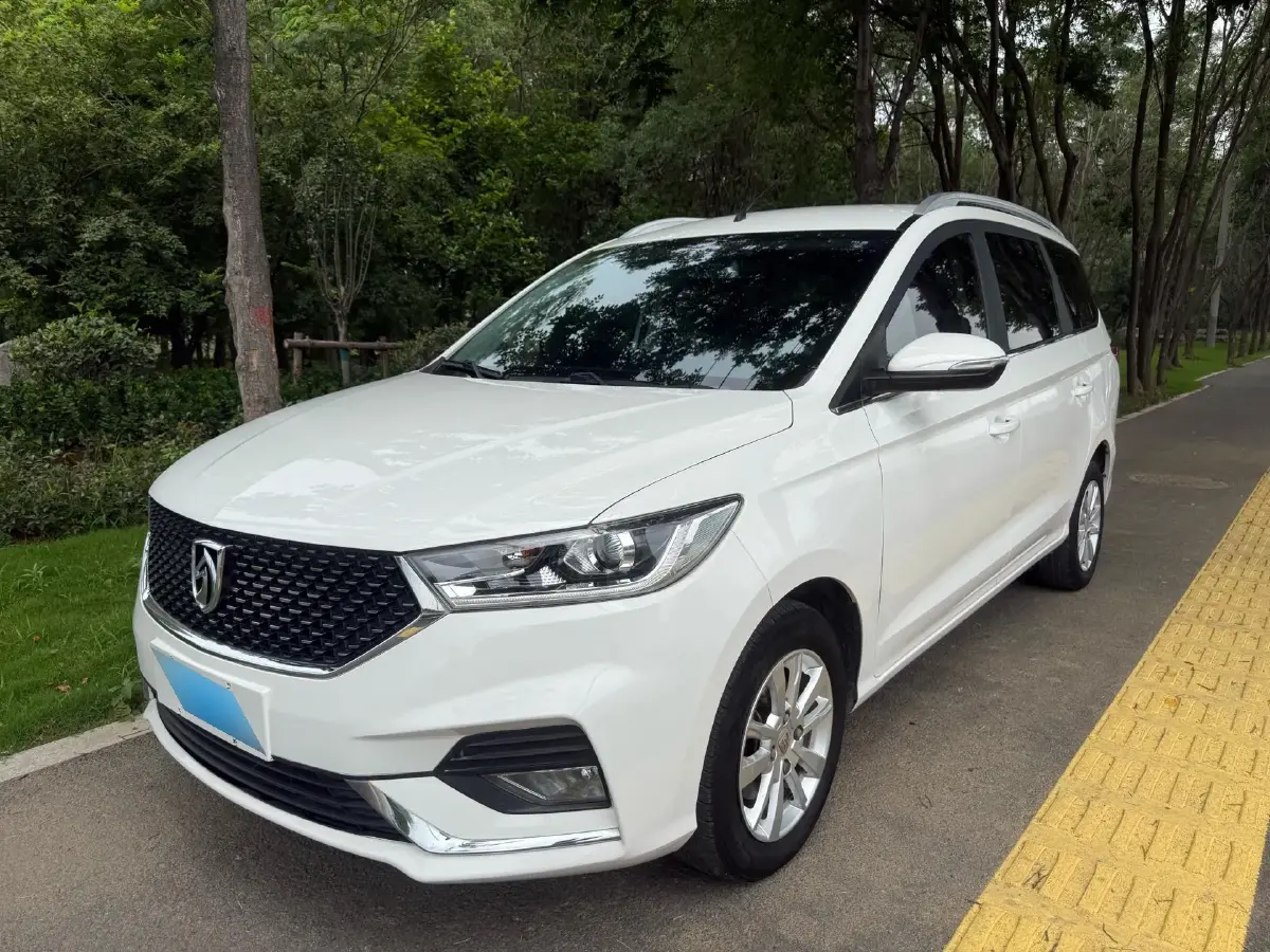 2019 BaoJun 360 1.5L 105HP L4 CVT