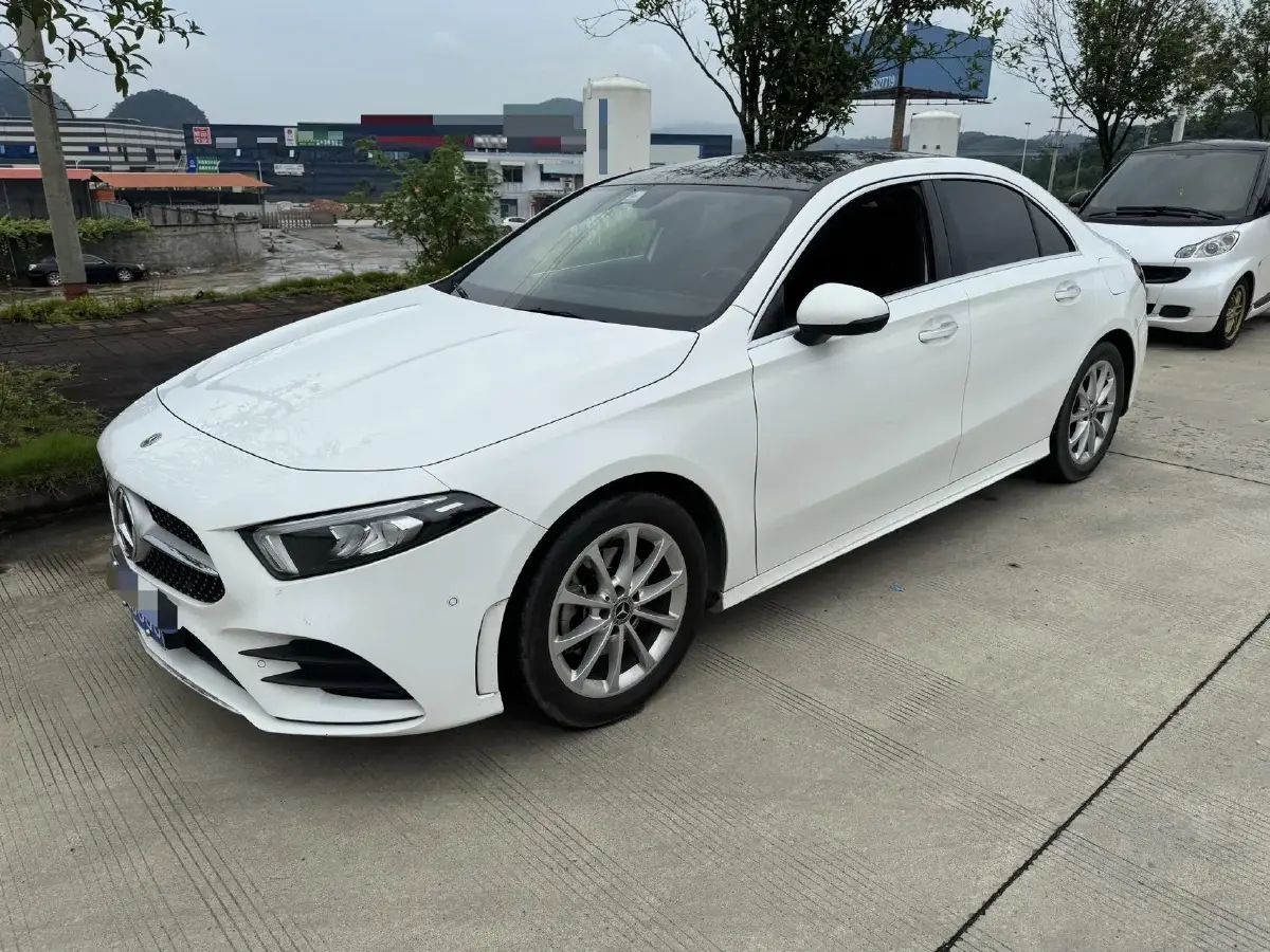 2022 Mercedes-Benz A Class 1.3T 163HP L4 7DCT