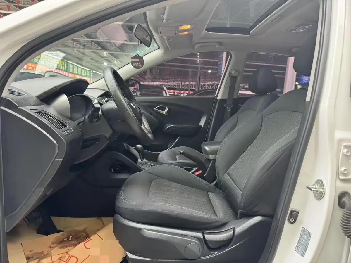 2015 Hyundai ix35 2.0L 165HP L4 6AT,autocango,china used car exporter,china ev exporter,chinese used car exporter,chinese used ev exporter