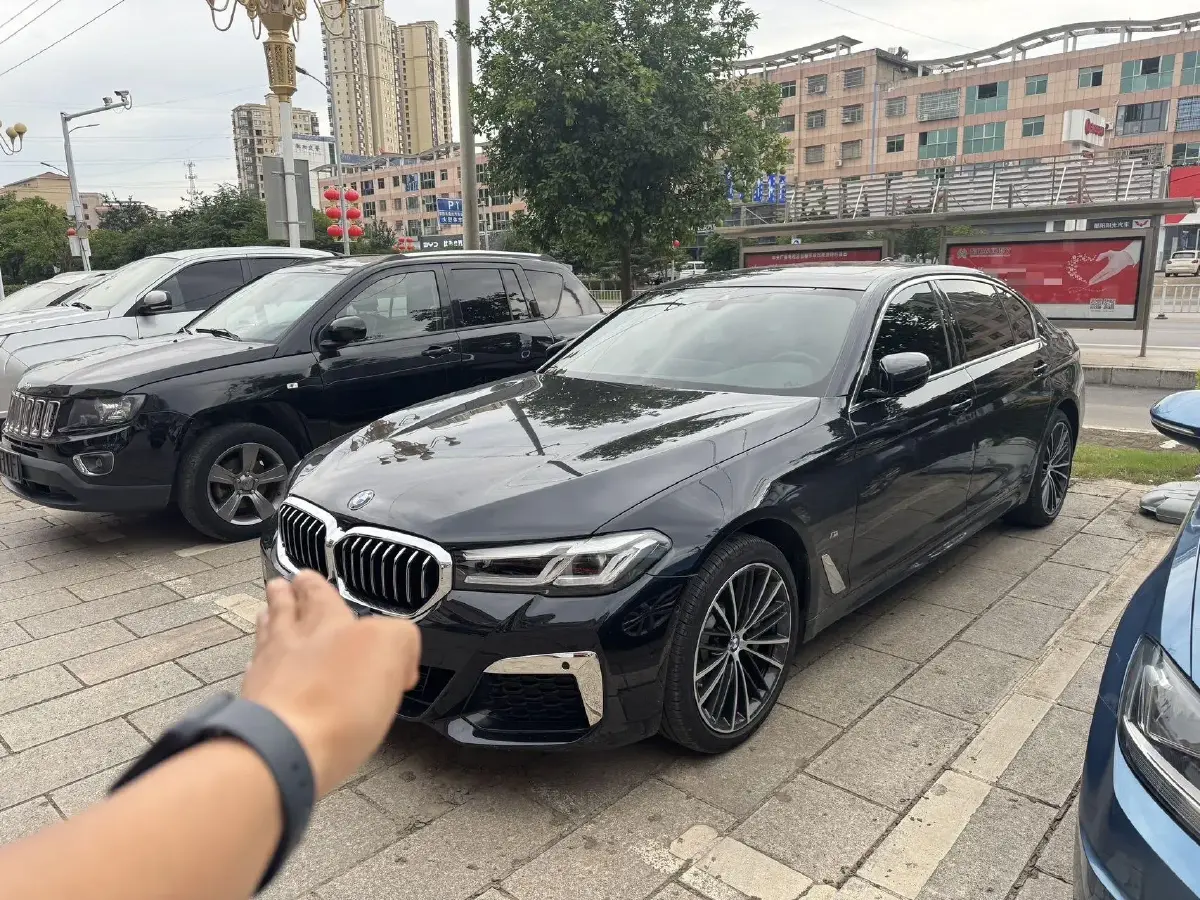 2023 BMW 5 Series 2.0T 245HP L4 8AT