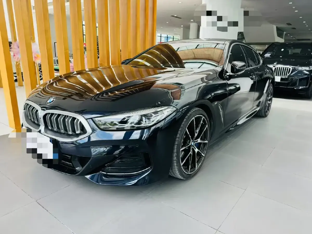 2022 BMW 8 Series 3.0T 333HP L6 8AT