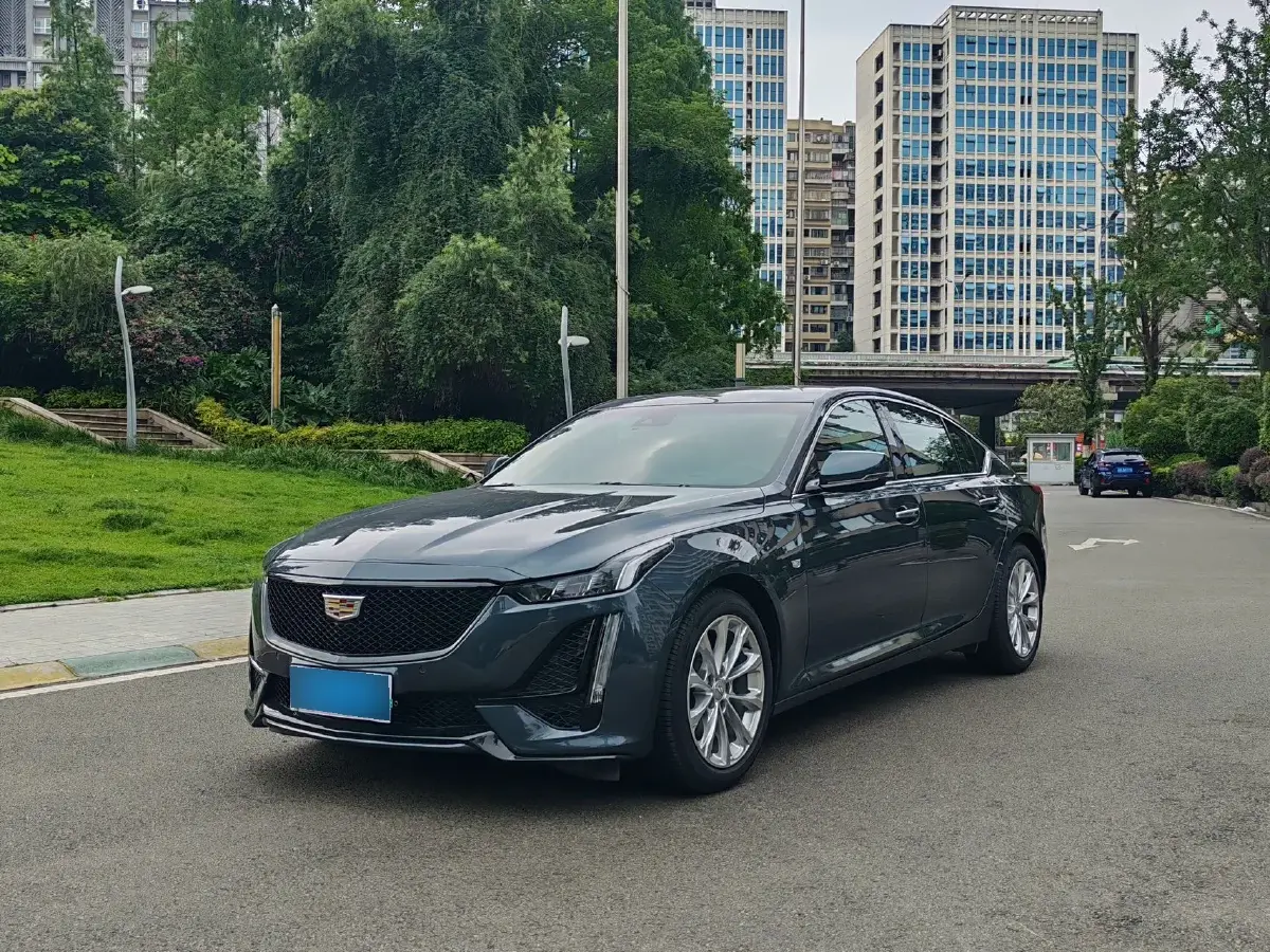 2022 Cadillac CT5 2.0T 237HP L4 10AT